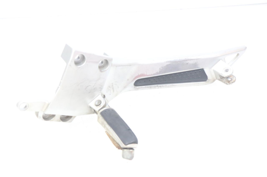 photo de SUPORTE DO DESCANSO DE PÉ DIANTEIRO ESQUERDO YAMAHA FJR ABS 1300 (2006 - 2012) - Vista principal