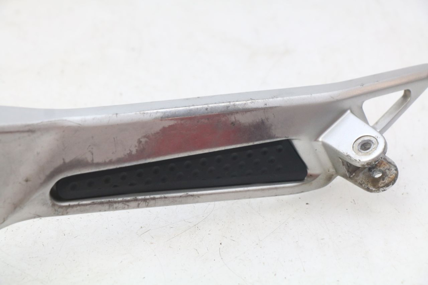 photo de SUPORTE DO DESCANSO DE PÉ DIANTEIRO ESQUERDO YAMAHA FJR ABS 1300 (2006 - 2012) - Detalhe da peça