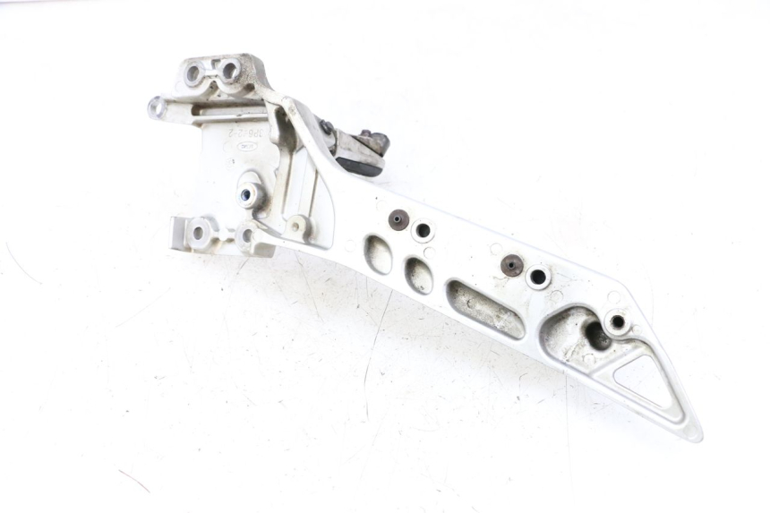 photo de SUPORTE DO DESCANSO DE PÉ DIANTEIRO ESQUERDO YAMAHA FJR ABS 1300 (2006 - 2012) - Zoom do estado de desgaste