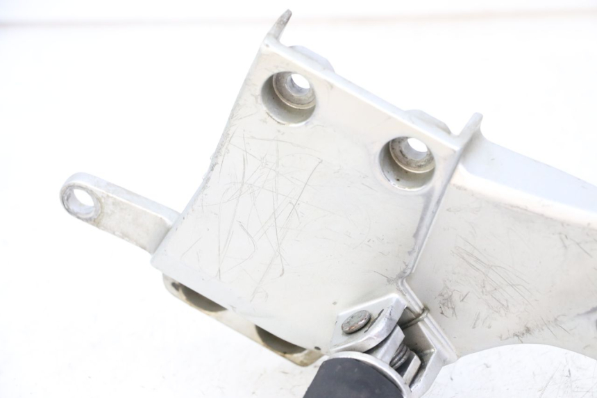 photo de SUPORTE DO DESCANSO DE PÉ DIANTEIRO ESQUERDO YAMAHA FJR ABS 1300 (2006 - 2012) - Estado da superfície