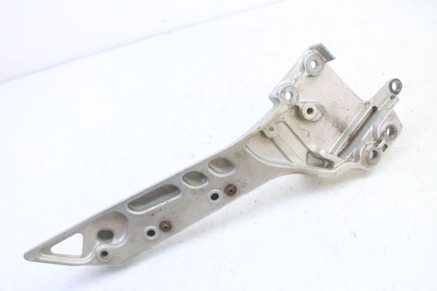 photo de SUPORTE DO DESCANSO DE PÉ DIANTEIRO ESQUERDO YAMAHA FJR ABS 1300 (2006 - 2012) - Pontos de fixação