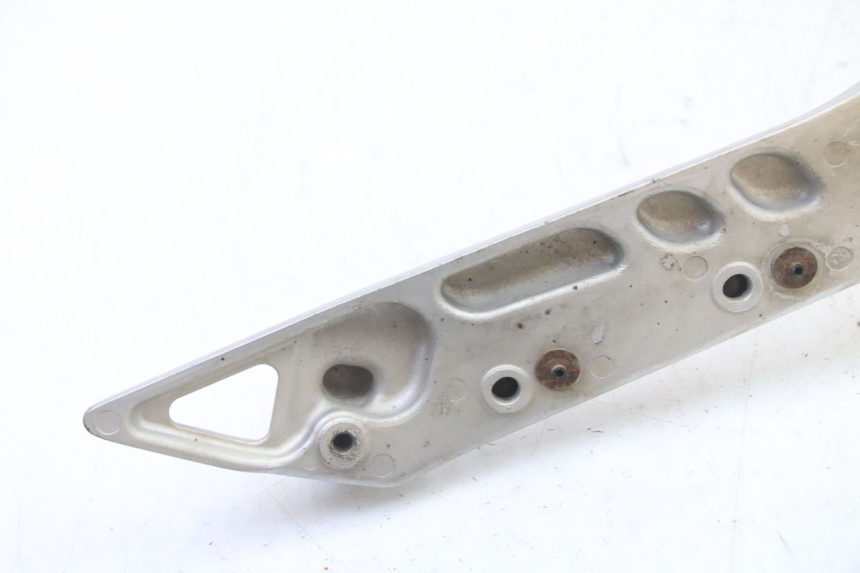photo de SUPORTE DO DESCANSO DE PÉ DIANTEIRO ESQUERDO YAMAHA FJR ABS 1300 (2006 - 2012) - Estado da superfície