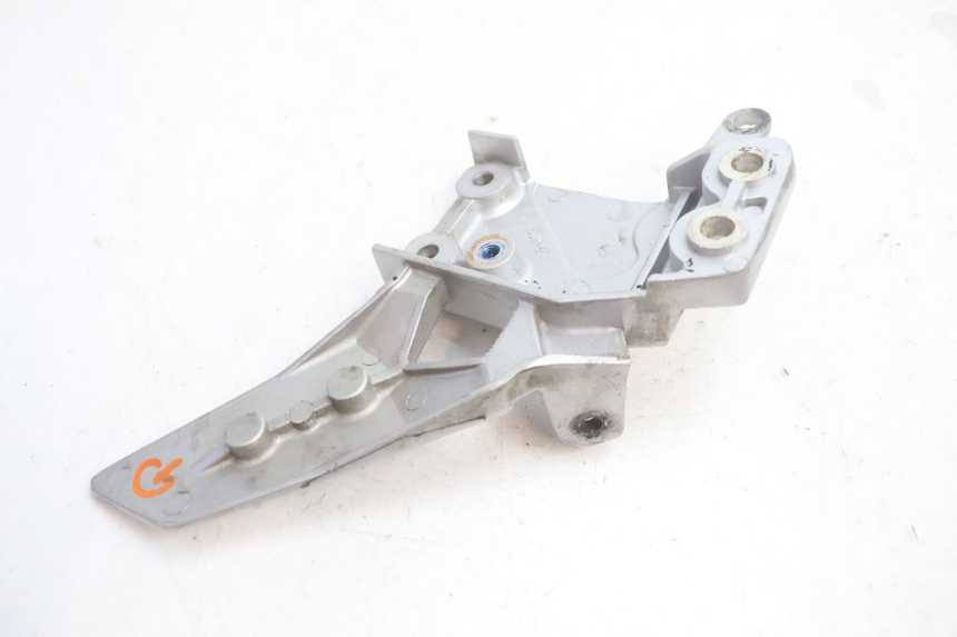 photo de PLACA DO DESCANSO DE PÉ DIANTEIRO ESQUERDO YAMAHA FJR 1300 (2001 - 2005) - Outro ângulo de visão