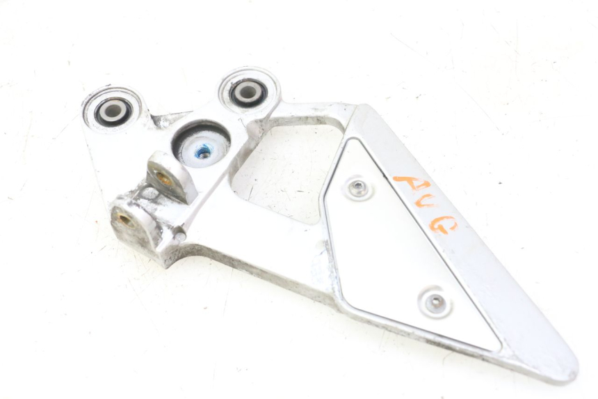 photo de SUPORTE DO DESCANSO DE PÉ DIANTEIRO ESQUERDO YAMAHA FZ6 FAZER S2 600 (2007 - 2011) - Detalhe da peça