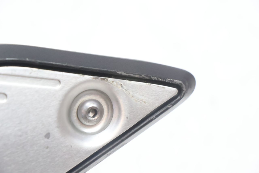 photo de SUPORTE DO DESCANSO DE PÉ DIANTEIRO ESQUERDO YAMAHA FZ8 800 (2010 - 2016) - Zoom do estado de desgaste