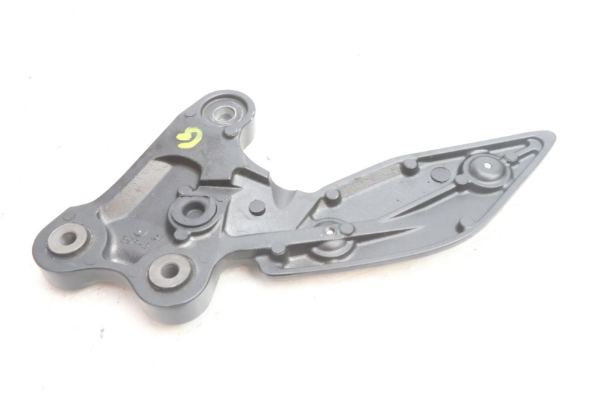 photo de SUPORTE DO DESCANSO DE PÉ DIANTEIRO ESQUERDO YAMAHA FZ8 800 (2010 - 2016) - Estado da superfície