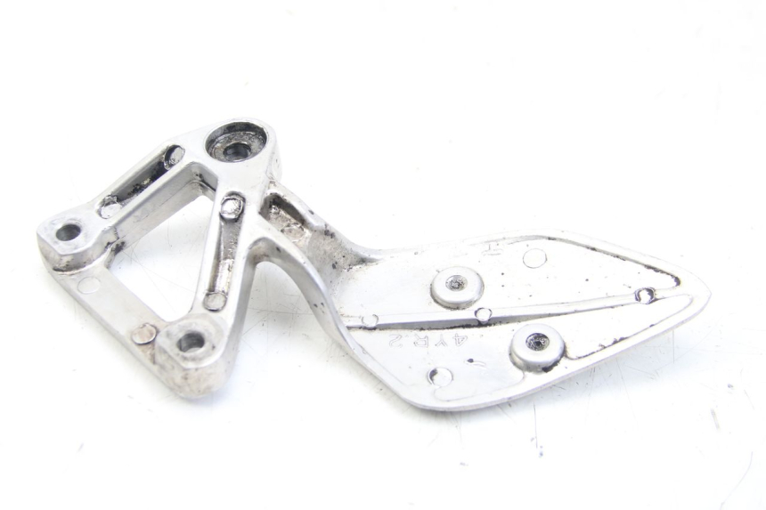 photo de SUPORTE DO DESCANSO DE PÉ DIANTEIRO ESQUERDO YAMAHA FZS FAZER 600 (2001 - 2003) - Zoom do estado de desgaste