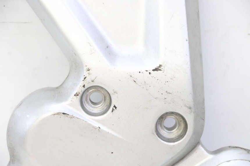 photo de SUPORTE DO DESCANSO DE PÉ DIANTEIRO ESQUERDO BMW G310 R 310 (2016 - 2020) - Marcações e referências