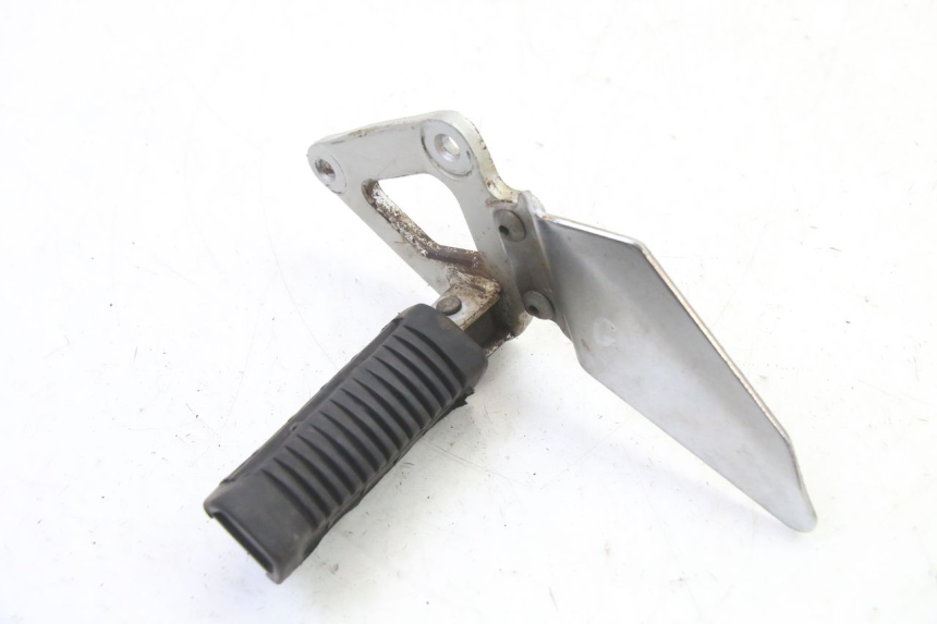 photo de SUPORTE DO DESCANSO DE PÉ DIANTEIRO ESQUERDO SUZUKI GS GSE 500 (2001 - 2003) - Zoom do estado de desgaste