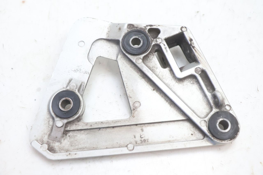 photo de SUPORTE DO DESCANSO DE PÉ DIANTEIRO ESQUERDO SUZUKI GSX F GSXF 750 (1988 - 1998) - Vista geral