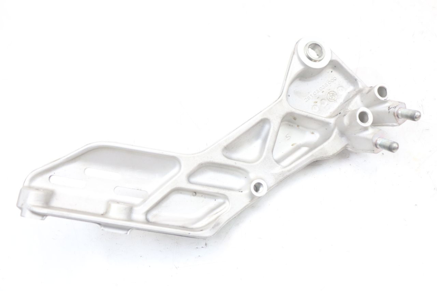 photo de SUPORTE DO DESCANSO DE PÉ DIANTEIRO ESQUERDO HUSQVARNA SVARTPILEN 401 (2018 - 2023) - Vista geral