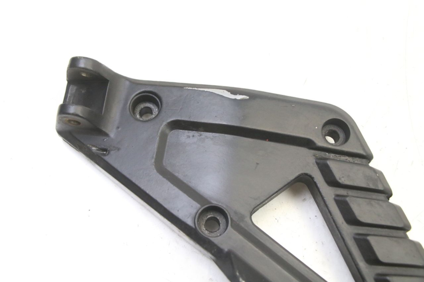 photo de SUPORTE DO DESCANSO DE PÉ DIANTEIRO ESQUERDO BMW K 75 RT 750 (1989 - 1997) - Detalhe da peça