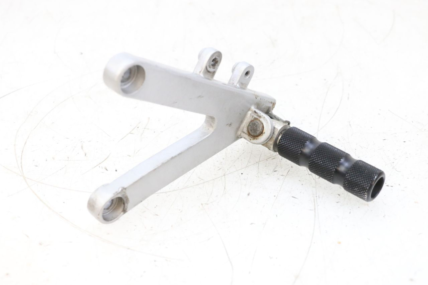 photo de SUPORTE DO DESCANSO DE PÉ DIANTEIRO ESQUERDO HONDA NSR R 125 (1994 - 2003) - Vista geral