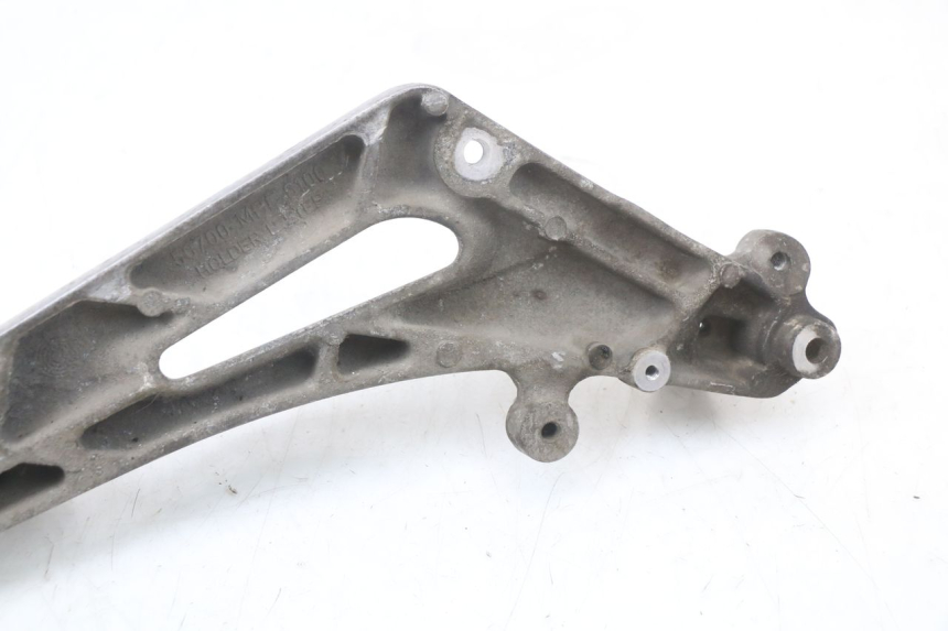 photo de SUPORTE DO DESCANSO DE PÉ DIANTEIRO ESQUERDO HONDA NTV DEAUVILLE 650 (1998 - 2001) - Pontos de fixação