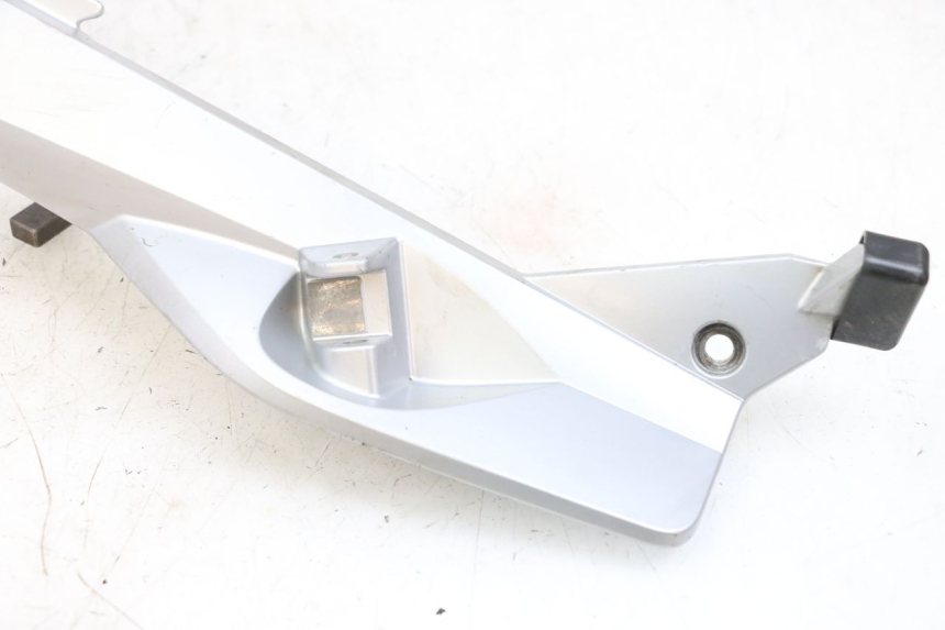 photo de SUPORTE DO DESCANSO DE PÉ DIANTEIRO ESQUERDO BMW R RT ABS 1200 (2010 - 2014) - Detalhes característicos