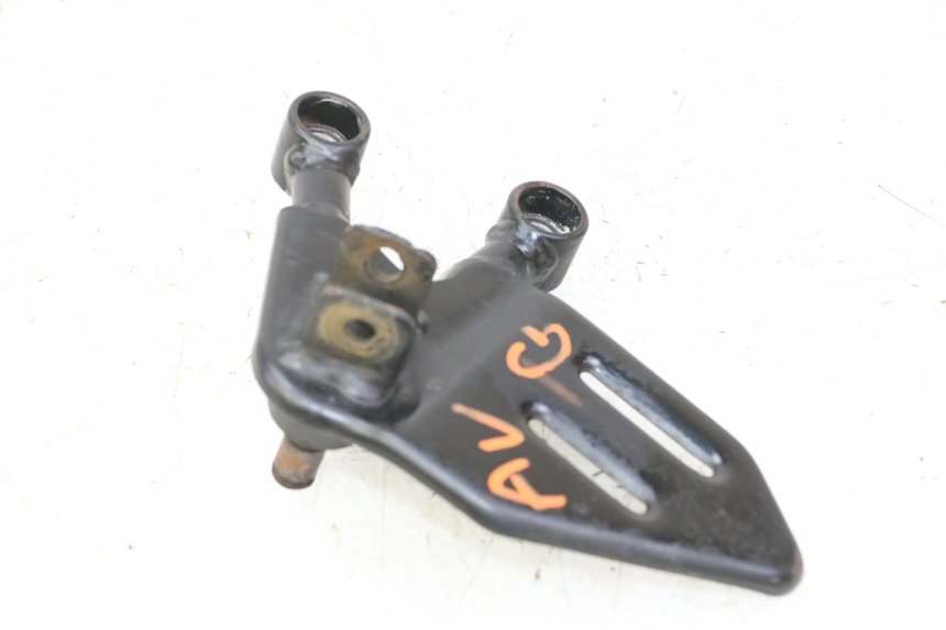 photo de SUPORTE DO DESCANSO DE PÉ DIANTEIRO ESQUERDO MAG POWER R-STREET 50 (2016 - 2025) - Ampliação técnica