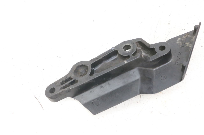 photo de SUPORTE DO DESCANSO DE PÉ DIANTEIRO ESQUERDO TRIUMPH SPEED TRIPLE T301 900 (1994 - 1996) - Zoom do estado de desgaste