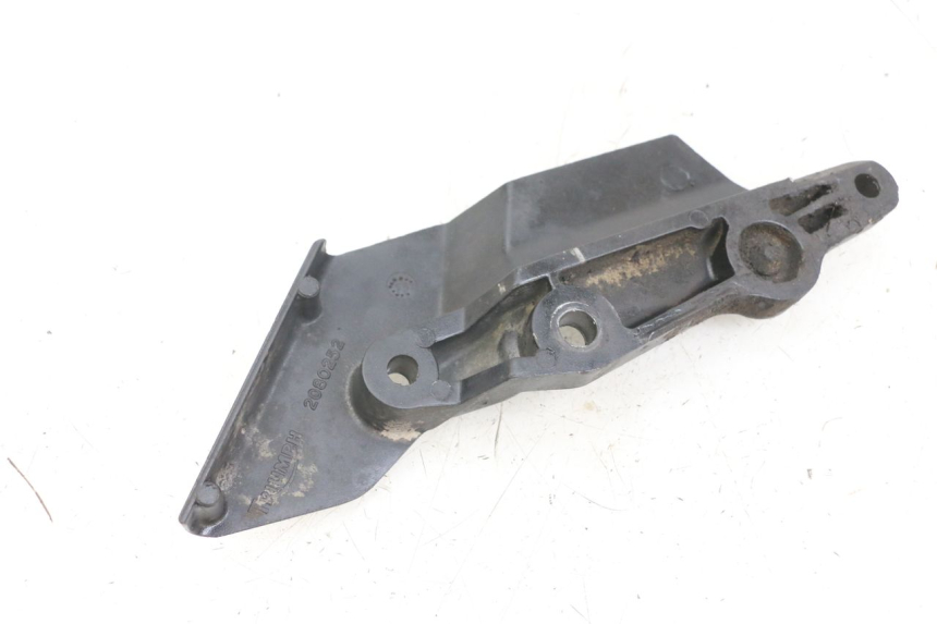 photo de SUPORTE DO DESCANSO DE PÉ DIANTEIRO ESQUERDO TRIUMPH SPEED TRIPLE T301 900 (1994 - 1996) - Outro ângulo de visão