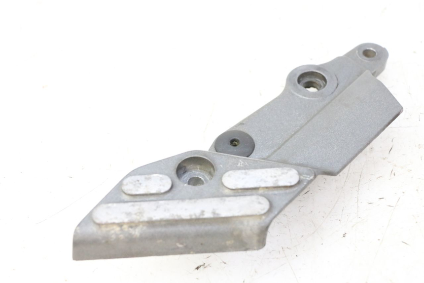 photo de SUPORTE DO DESCANSO DE PÉ DIANTEIRO ESQUERDO TRIUMPH SPRINT 900 (1995 - 1998) - Outro ângulo de visão