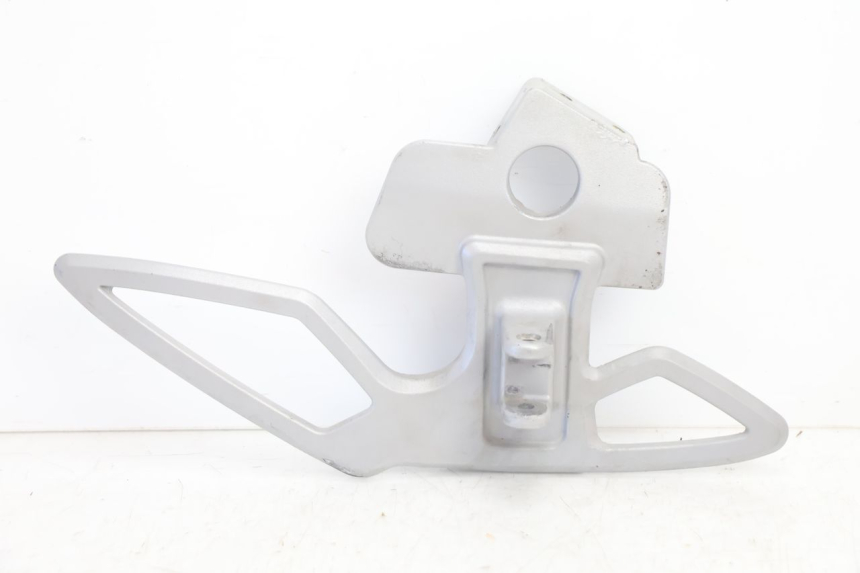 photo de PLACA DO DESCANSO DE PÉ DIANTEIRO ESQUERDO CAN-AM SPYDER RS 1000 (2008 - 2012) - Vista principal