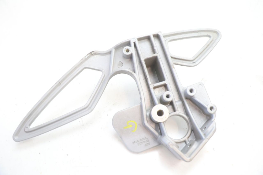 photo de PLACA DO DESCANSO DE PÉ DIANTEIRO ESQUERDO CAN-AM SPYDER RS 1000 (2008 - 2012) - Pontos de fixação