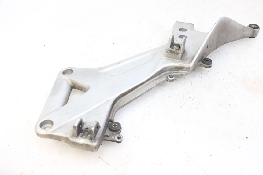 photo de SUPORTE DO DESCANSO DE PÉ DIANTEIRO ESQUERDO HONDA ST PAN EUROPEAN 1300 (2002 - 2013) - Detalhe da peça