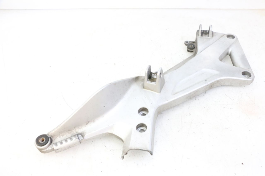 photo de SUPORTE DO DESCANSO DE PÉ DIANTEIRO ESQUERDO HONDA ST PAN EUROPEAN 1300 (2002 - 2013) - Outro ângulo de visão