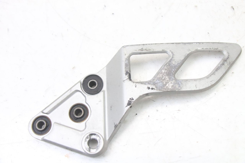 photo de SUPORTE DO DESCANSO DE PÉ DIANTEIRO ESQUERDO SUZUKI GSX F GSXF 650 (2007 - 2015) - Vista principal