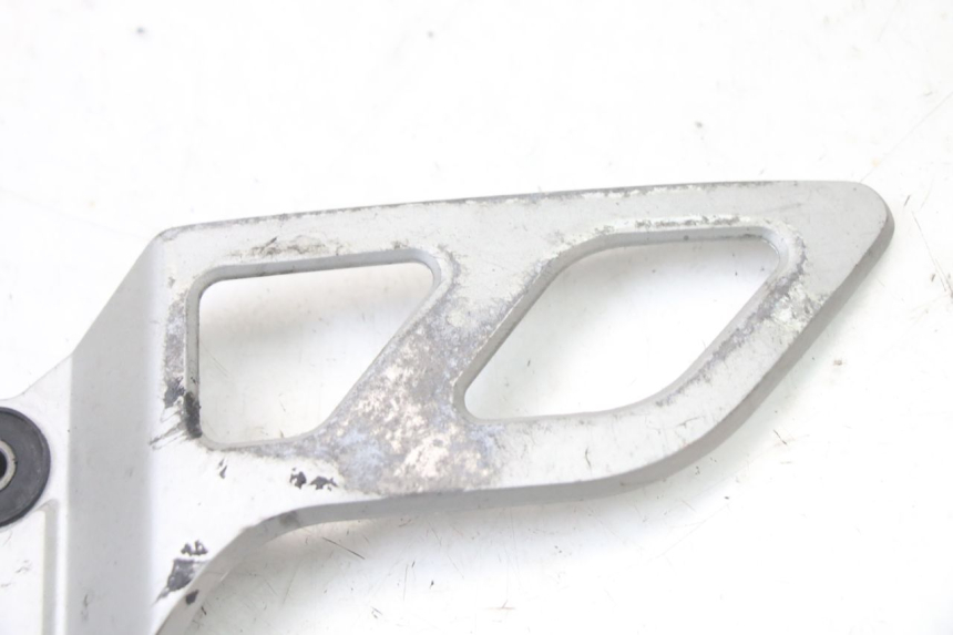 photo de SUPORTE DO DESCANSO DE PÉ DIANTEIRO ESQUERDO SUZUKI GSX F GSXF 650 (2007 - 2015) - Zoom do estado de desgaste