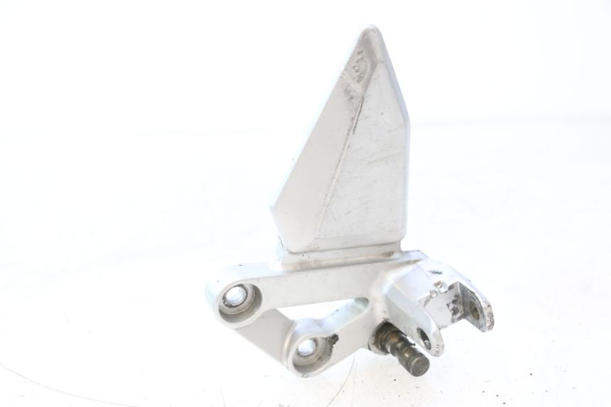 photo de SUPORTE DO DESCANSO DE PÉ DIANTEIRO ESQUERDO SUZUKI SV S 650 (2003 - 2009) - Detalhe da peça