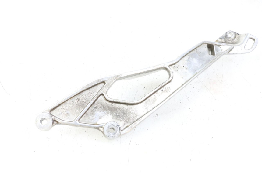 photo de SUPORTE DO DESCANSO DE PÉ DIANTEIRO ESQUERDO YAMAHA TDM ABS 900 (2002 - 2014) - Outro ângulo de visão
