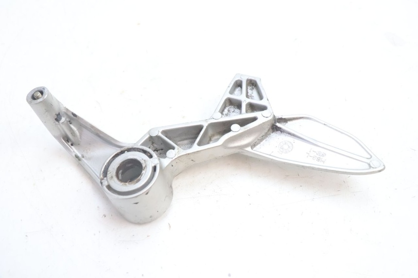 photo de SUPORTE DO DESCANSO DE PÉ DIANTEIRO ESQUERDO HONDA VFR FI RC46 800 (1998 - 2001) - Pontos de fixação
