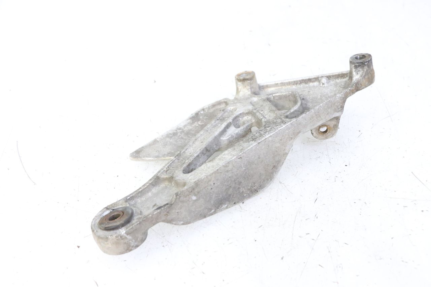 photo de SUPORTE DO DESCANSO DE PÉ DIANTEIRO ESQUERDO YAMAHA XJN DIVERSION 600 (2000 - 2003) - Detalhe da peça