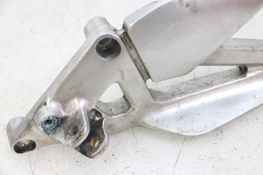 photo de SUPORTE DO DESCANSO DE PÉ DIANTEIRO ESQUERDO YAMAHA XJS DIVERSION 600 (1997 - 1999) - Vista geral