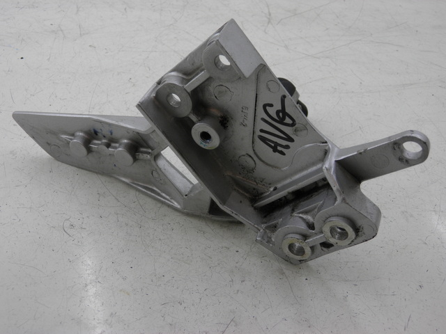 photo de SUPORTE DO DESCANSO DE PÉ DIANTEIRO ESQUERDO YAMAHA FJR 1300 (2004 - 2005) - Detalhe da peça