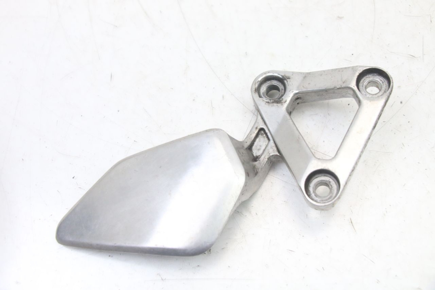 photo de SUPORTE DO DESCANSO DE PÉ DIANTEIRO ESQUERDO YAMAHA FZS FAZER 600 (2001 - 2003) - Outro ângulo de visão