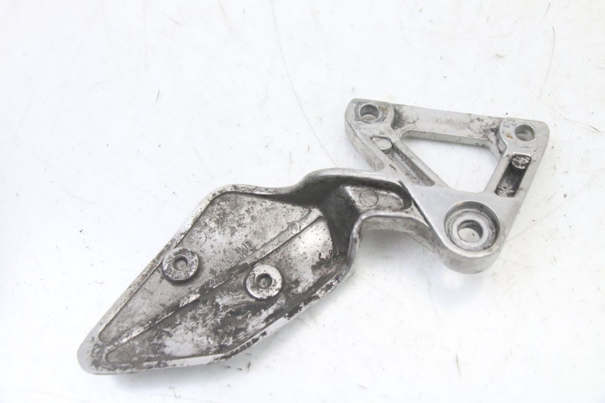 photo de SUPORTE DO DESCANSO DE PÉ DIANTEIRO ESQUERDO YAMAHA FZS FAZER 600 (2001 - 2003) - Ampliação técnica