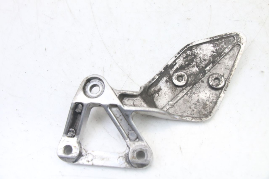 photo de SUPORTE DO DESCANSO DE PÉ DIANTEIRO ESQUERDO YAMAHA FZS FAZER 600 (2001 - 2003) - Vista geral