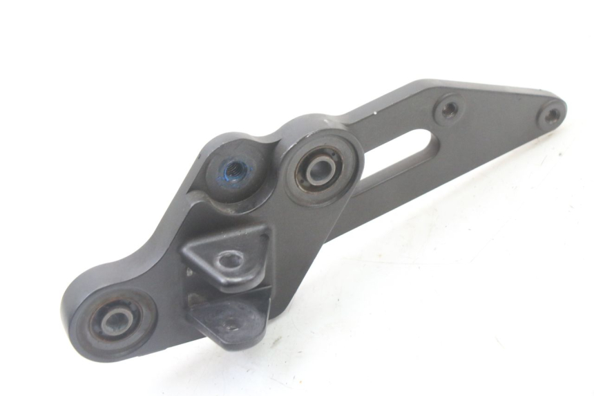 photo de SUPORTE DO DESCANSO DE PÉ DIANTEIRO ESQUERDO YAMAHA TRACER 7 700 (2020 - 2024) - Vista principal