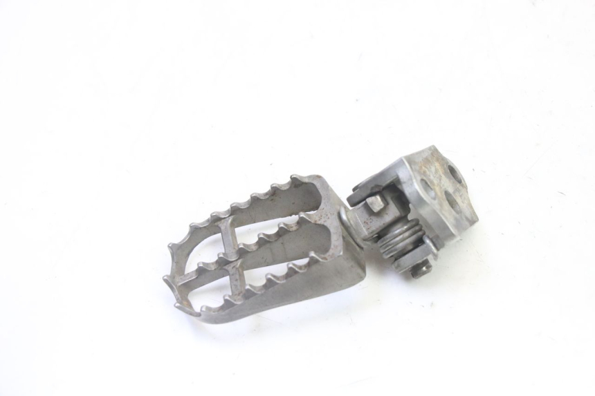 photo de SUPORTE DO DESCANSO DE PÉ DIANTEIRO ESQUERDO YAMAHA YZF YZ-F 450 (2014 - 2016) - Vista principal