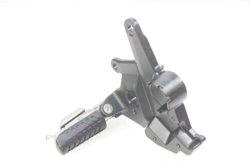 photo de SUPORTE DO DESCANSO DE PÉ DIANTEIRO ESQUERDO KAWASAKI Z 650 (2016 - 2019) - Vista principal