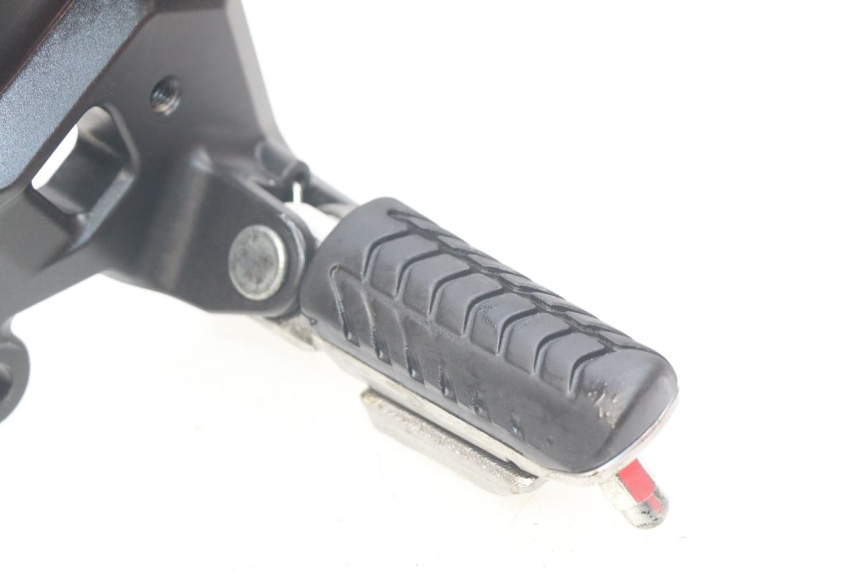 photo de SUPORTE DO DESCANSO DE PÉ DIANTEIRO ESQUERDO KAWASAKI Z 650 (2016 - 2019) - Detalhe da peça