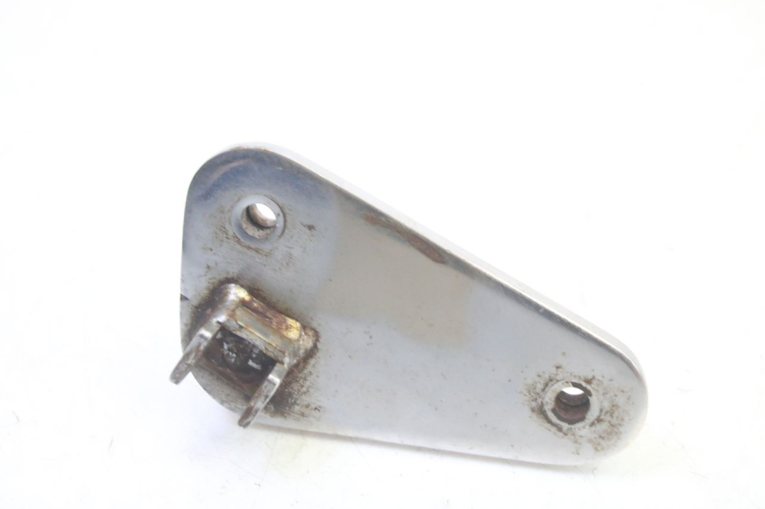 photo de SUPORTE DO DESCANSO DE PÉ DIANTEIRO ESQUERDO KYMCO ZING 125 (1997 - 2003) - Detalhe da peça