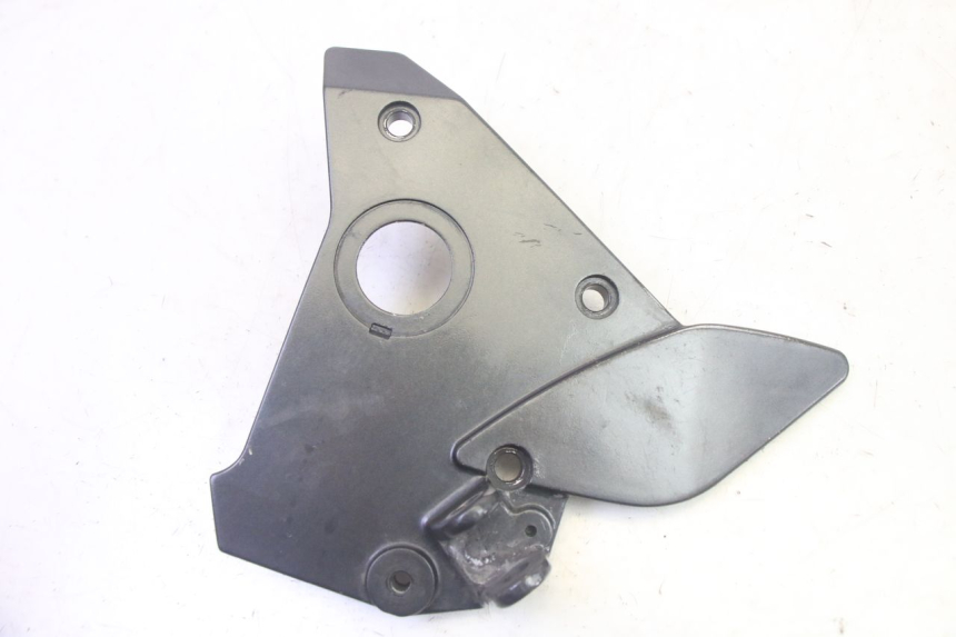 photo de SUPORTE DO DESCANSO DE PÉ DIANTEIRO ESQUERDO KAWASAKI ZR 7 750 (1999 - 2004) - Vista principal