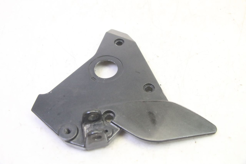 photo de SUPORTE DO DESCANSO DE PÉ DIANTEIRO ESQUERDO KAWASAKI ZR 7 750 (1999 - 2004) - Detalhe da peça