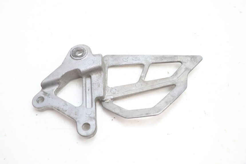 photo de SUPORTE DO DESCANSO DE PÉ DIANTEIRO ESQUERDO KAWASAKI ZX-6R ZX6R 600 (1995 - 1997) - Outro ângulo de visão