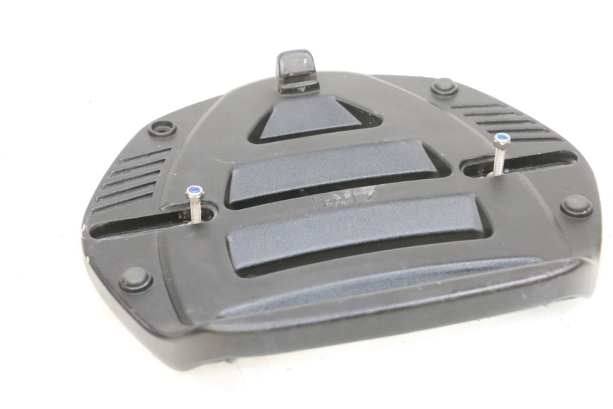 photo de BASE PARA BAÚL TOP CASE SUZUKI DL V STROM 1000 (2002 - 2007) - Outro ângulo de visão