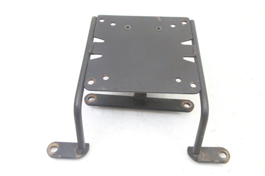 photo de BASE PARA BAÚL TOP CASE MBK FLAME X 125 (2007 - 2016) - Zoom do estado de desgaste