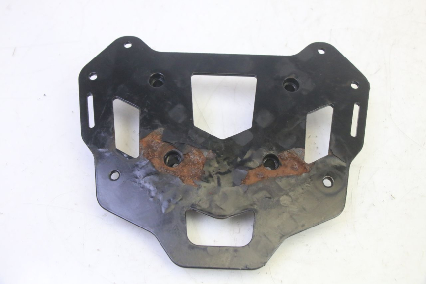 photo de BASE PARA BAÚL TOP CASE PIAGGIO MP3 HPE 350 (2018 - 2020) - Detalhe da peça