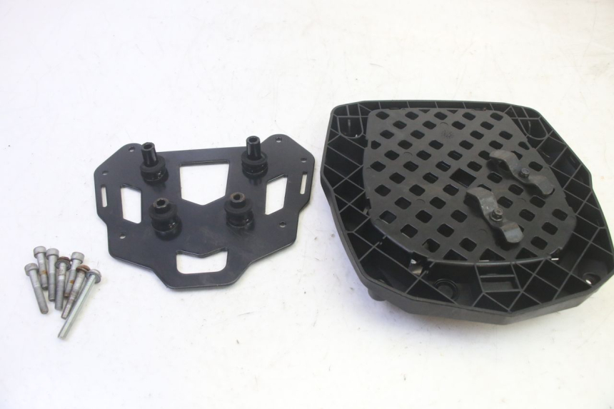 photo de BASE PARA BAÚL TOP CASE PIAGGIO MP3 HPE 350 (2018 - 2020) - Vista geral